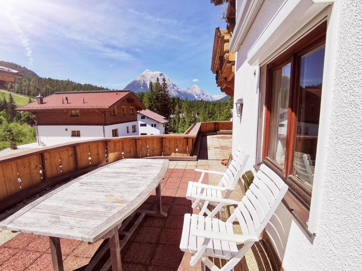 Schickster Sky Lodge ลอยทัช ภายนอก รูปภาพ