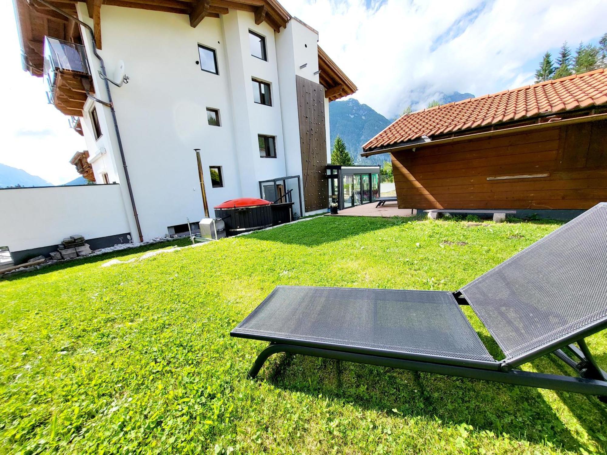 Schickster Sky Lodge ลอยทัช ภายนอก รูปภาพ